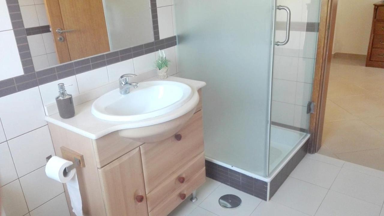 Spacious House In Aldeia Dos Pinheiros With Pool Azeitão Extérieur photo
